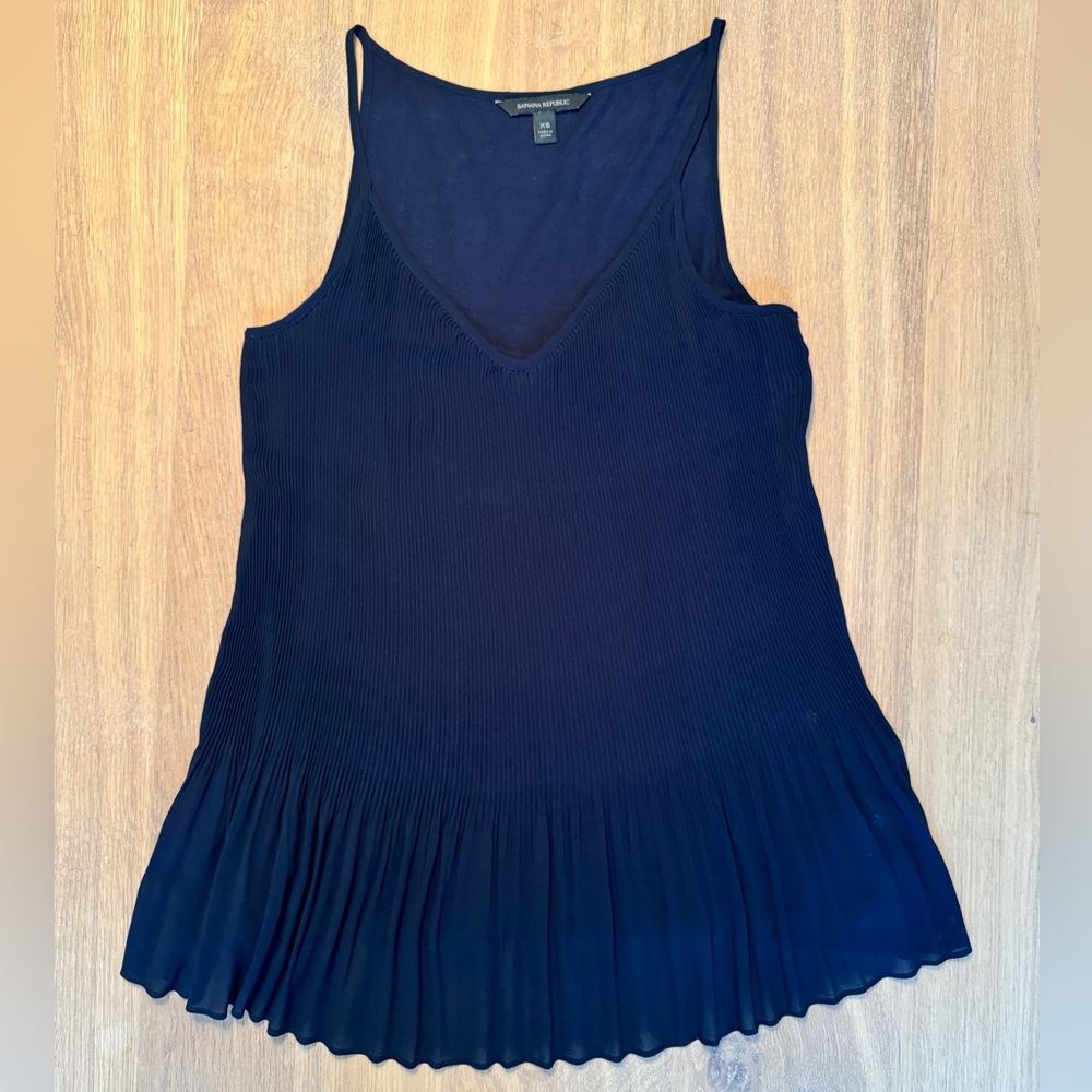 Banana Republic Women’s Top Spaghetti Straps. Dark blue. Size XS.